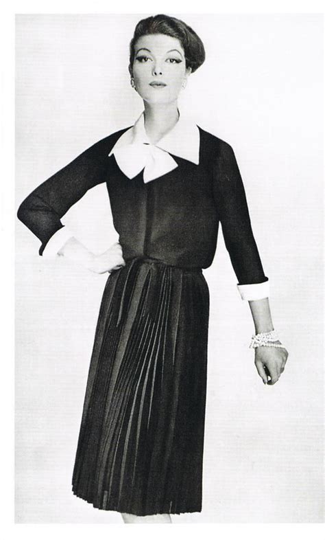 silloutte of coco chanel dresses|coco chanel 1950 suit.